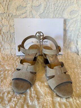 Giani Bernini Taupe Suede Block Heel Sandals #603